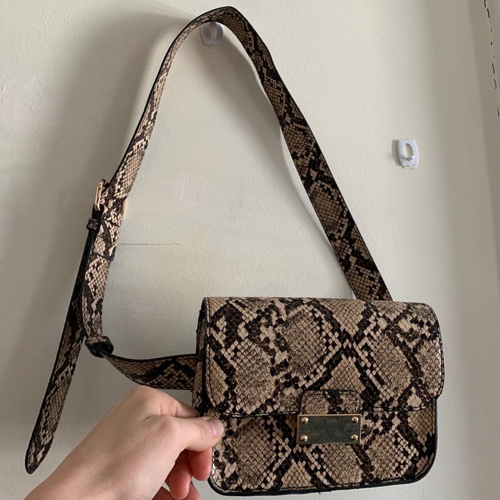 REPTILE Barely Used purse belt / Fanny pack